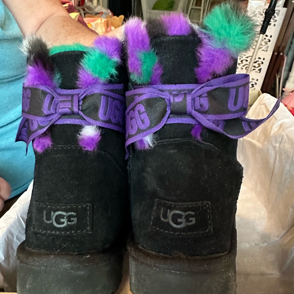 FUNKY UGGS!